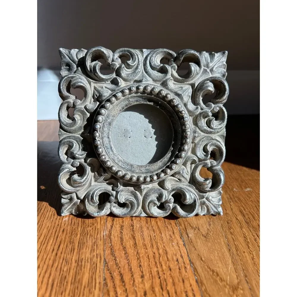 Vintage Silver Resin Picture Frame | Ornate Scroll Filigree Round Photo Frame
